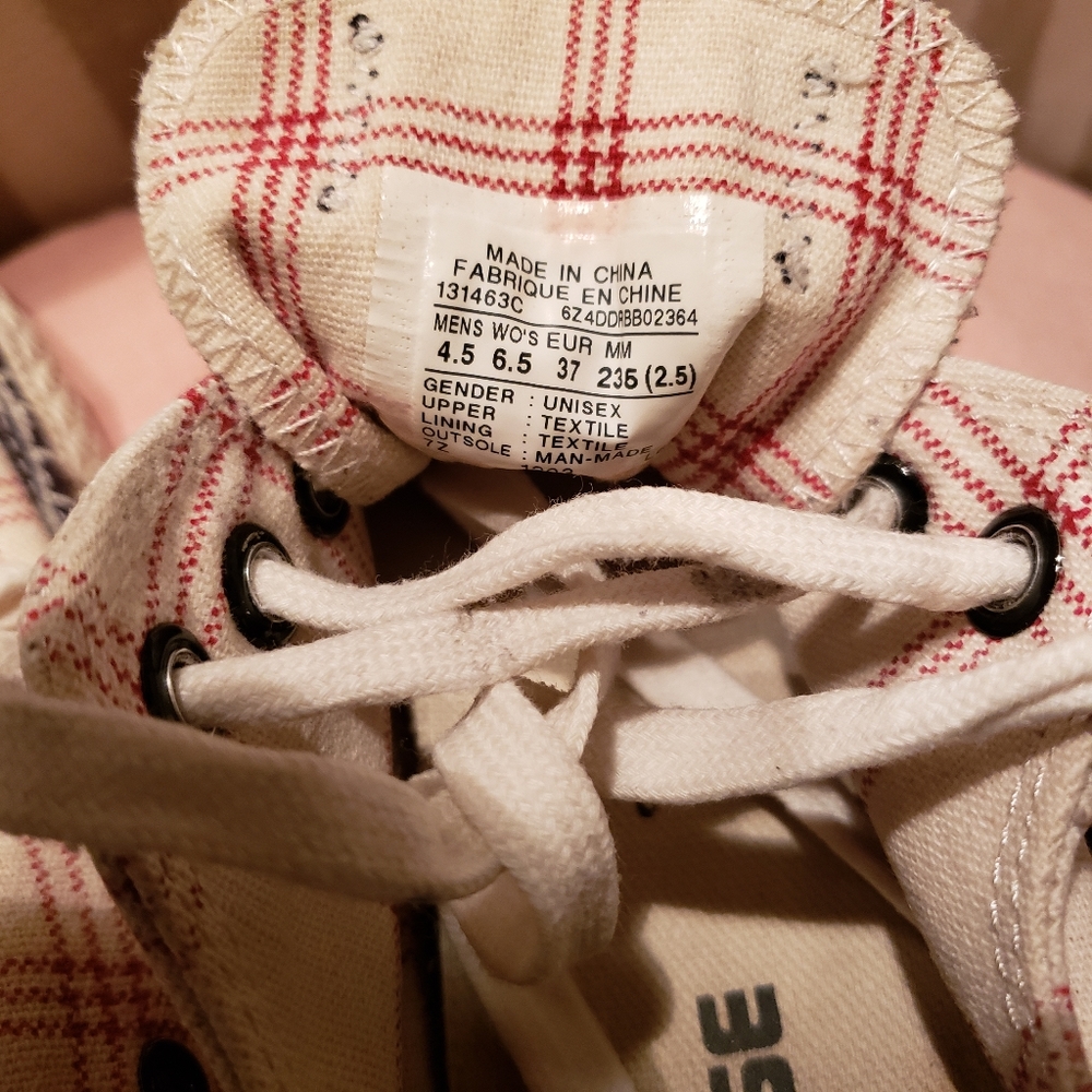 Euc Ctas Classic Low Top In Unique Pattern Red/Wh… - image 3